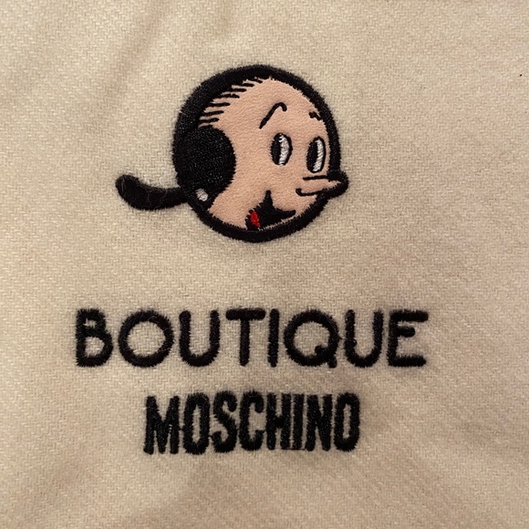 MOSCHINO x Olive Oyl Wool Fringe Scarf - Picture 2 of 4
